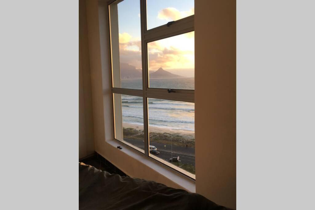 Kitesurfer's Paradise Bloubergstrand Cape Town