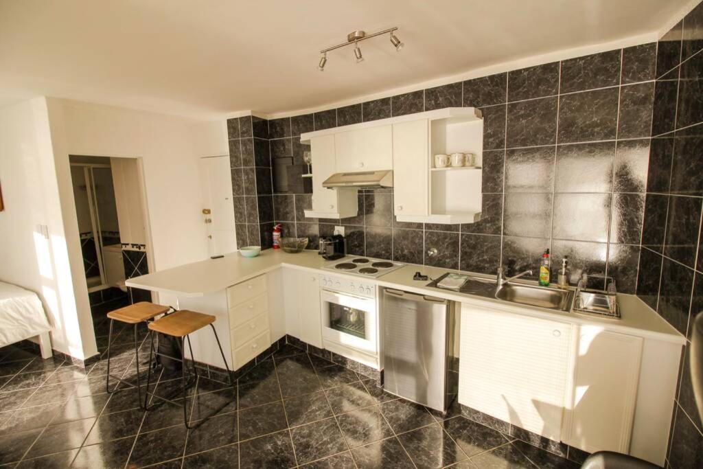 Apartment Kitesurfer's Paradise Bloubergstrand Cape Town